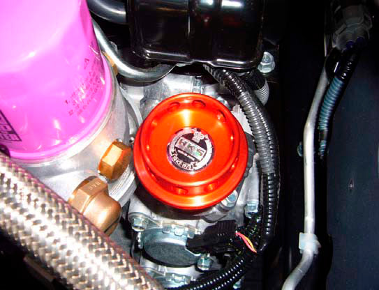 HKS 24003-AK002 Oil Filler Cap (Red billet) TOYOTA 86/SUBARU BRZ