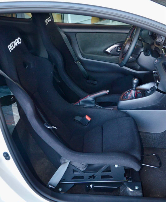 ATOMIC AT-002YR Seat Mount Kit right for Pole Position/SPG TOYOTA GR Yaris 2019+